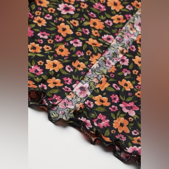 H&M Mesh slit-front skirt - Picture 2 of 2